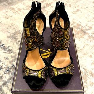 Signature Vince Camuto Brandie gold and galaxy black sequin heels 9.5